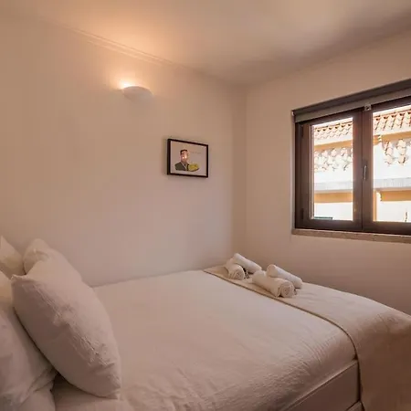 Cardal Terrace 30486Al & Cardal Studio 49618Al *