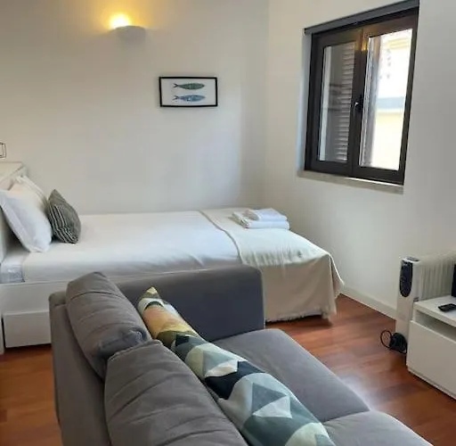Cardal Terrace 30486al & Cardal 49618al Lisboa